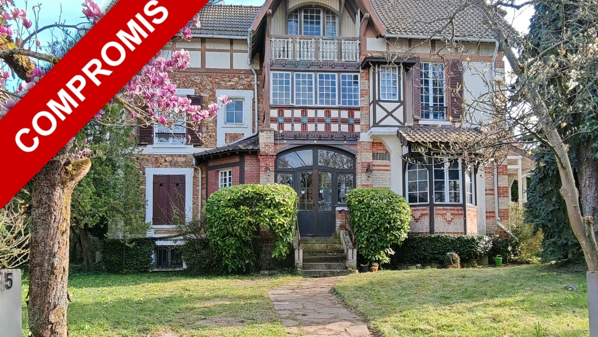 Maison 8 pièces 186 m² – Terrain 1.762 m² – Face à l’Arboretum
